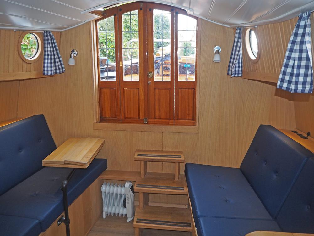 Saloon, Accommodation